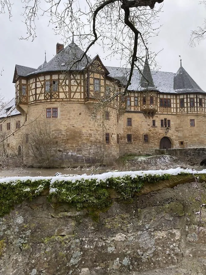 Nyaraló Urlaub Im Wasserschloss Irmelshausen Hochheim